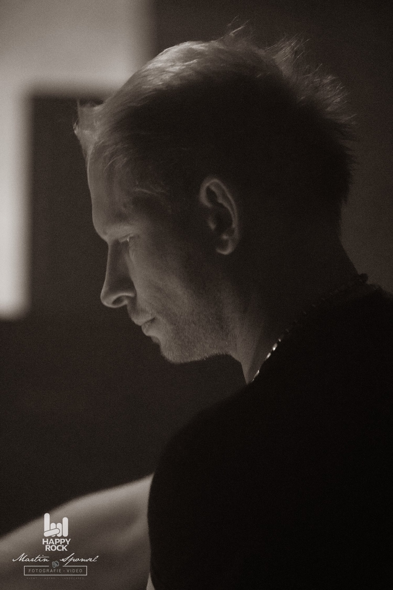 Porträt von DJ Egid Schwemmer in Schwarz-Weiß